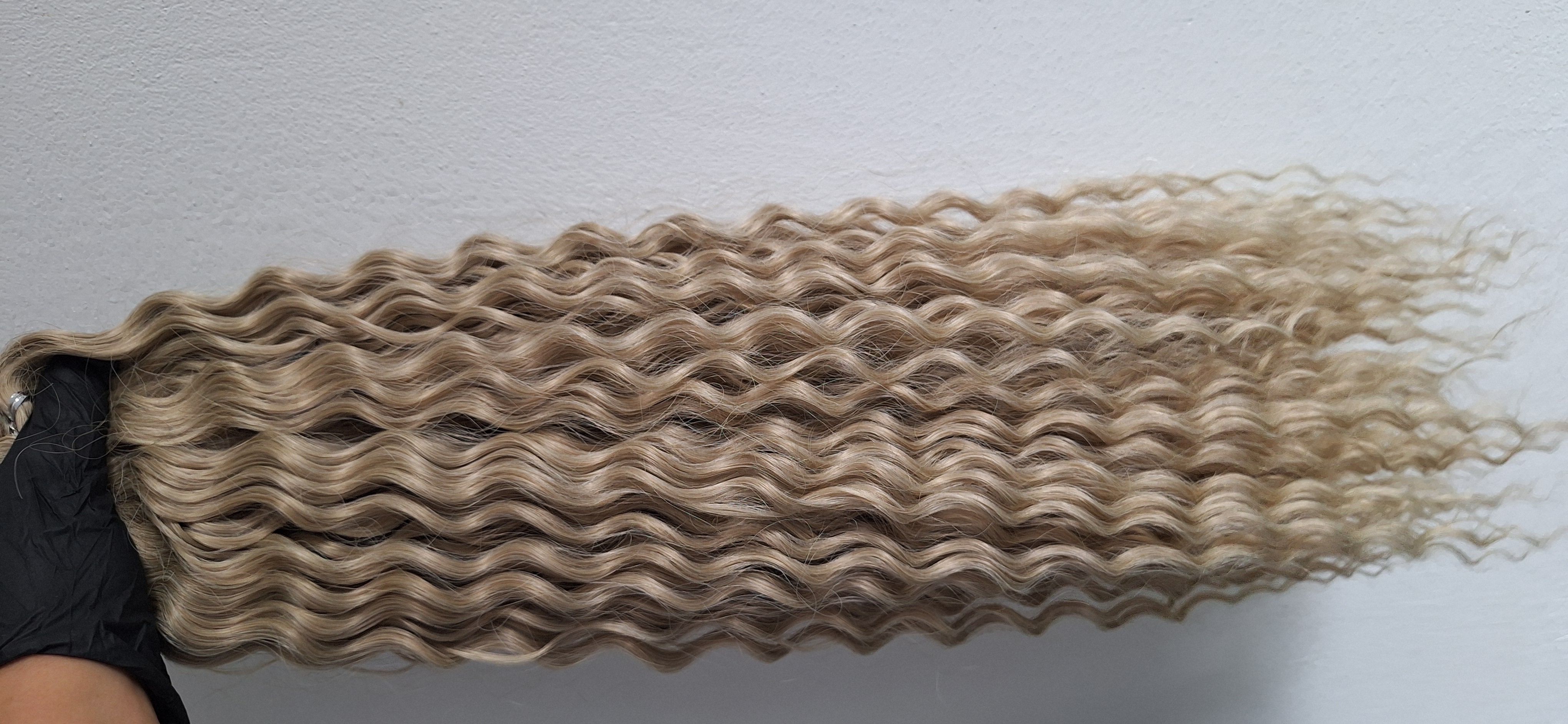 Vlnitý kanekalon Ariel LINEN 143 300g